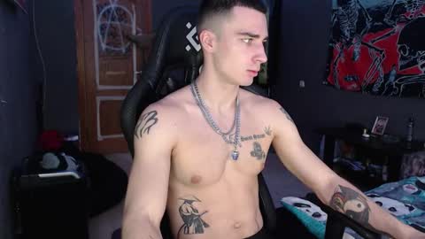 Snapshot of eduard_loveee chatting on October 2025 09:43:02 AM Eduar online show from October 2025 09:43:02 AM