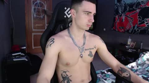 Snapshot of eduard_loveee chatting on October 2025 09:43:01 AM Eduar online show from October 2025 09:43:01 AM