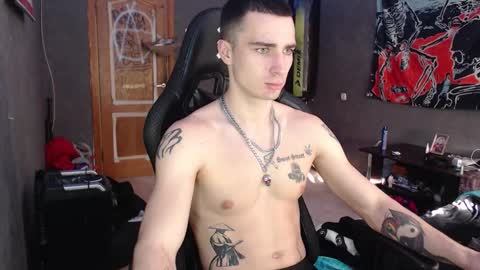 Snapshot of eduard_loveee chatting on November 2025 09:19:02 AM Eduar online show from November 2025 09:19:02 AM