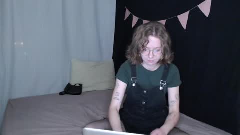 Snapshot of effa__laska chatting on November 2025 07:13:02 PM effa__laska online show from November 2025 07:13:02 PM