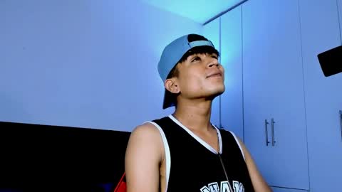 eiden_allenx1 online show from December 2024 04:29:02 PM