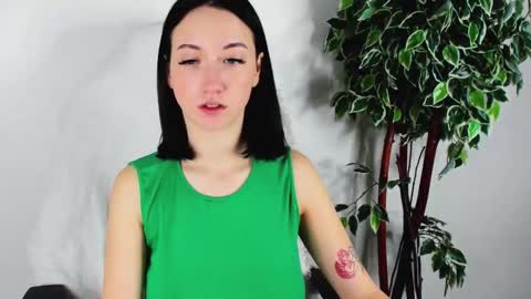 eileenmoores online show from October 2025 12:08:02 PM