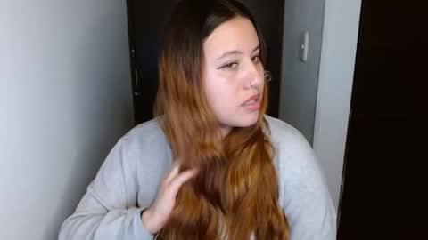 EIMY   MODEL INDEPENDENT online show from February 2025 05:37:01 AM