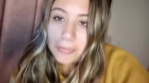 EIMY   MODEL INDEPENDENT online show from October 2025 01:59:02 AM