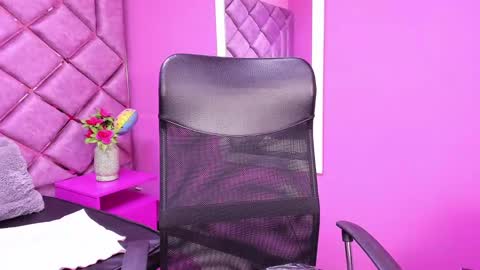 eimy_cutte online show from February 2025 12:17:02 PM