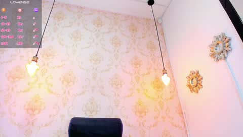 Eimy online show from December 2024 09:05:01 PM