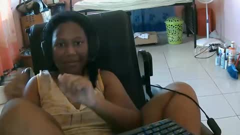 Snapshot of eirondra_valeen chatting on October 2025 02:05:01 PM Eirondra Valeen online show from October 2025 02:05:01 PM