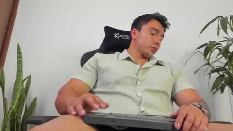 EITHAN CONOR online show from October 2025 01:59:02 AM