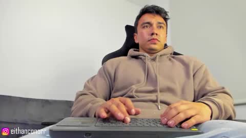 EITHAN CONOR online show from October 2025 02:56:01 AM