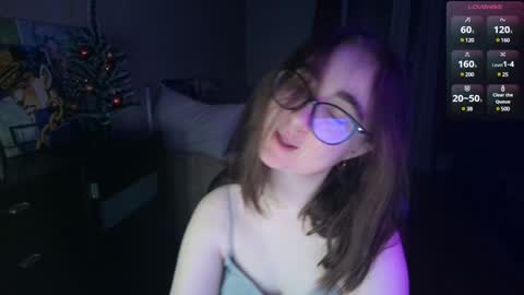 If you like it when I meow give me a thumbs up online show from December 2024 04:52:01 PM