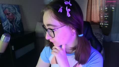If you like it when I meow give me a thumbs up online show from January 2025 10:12:02 AM
