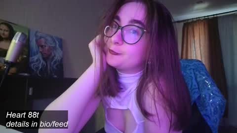 If you like it when I meow give me a thumbs up online show from February 2025 01:59:01 PM