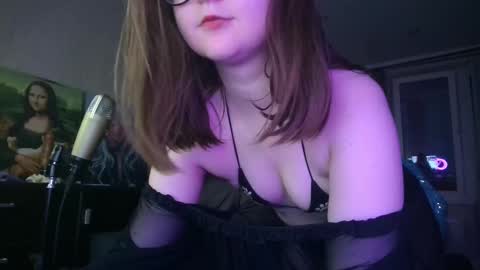 If you like it when I meow give me a thumbs up online show from February 2025 04:20:01 PM