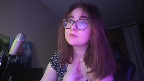 If you like it when I meow give me a thumbs up online show from February 2025 04:25:02 PM