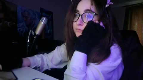 If you like it when I meow give me a thumbs up online show from March 2025 03:42:02 PM
