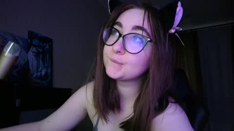 If you like it when I meow give me a thumbs up online show from March 2025 03:59:02 PM