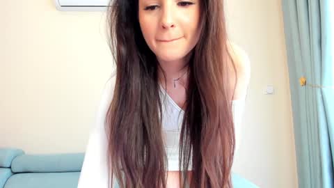 Snapshot of elaanna chatting on October 2025 06:44:01 AM Ela online show from October 2025 06:44:01 AM