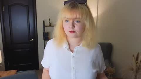 Anna online show from September 2025 09:08:02 AM
