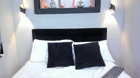 Snapshot of elaradusk chatting on October 2025 05:26:02 AM Ela online show from October 2025 05:26:02 AM