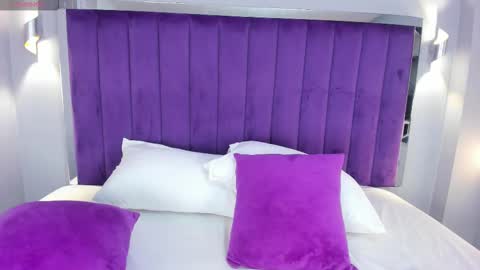 Snapshot of elaradusk chatting on October 2025 04:31:02 AM Ela online show from October 2025 04:31:02 AM