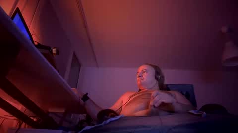 Snapshot of elcretinmo chatting on December 2024 02:34:02 AM elcretinmo online show from December 2024 02:34:02 AM