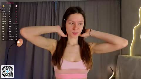 Mia online show from September 2025 04:12:02 AM