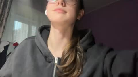 Sofia online show from September 2025 03:05:01 PM