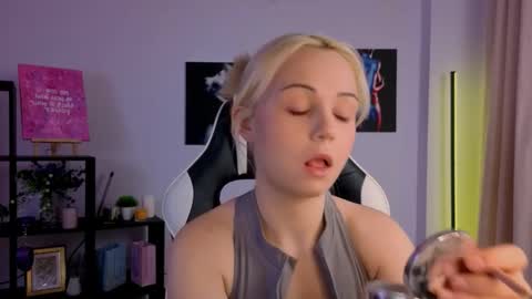 elenamonroee online show from November 2025 05:51:01 AM