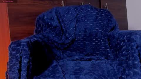 Snapshot of elenna_salvatoree chatting on November 2025 12:09:02 PM Elena online show from November 2025 12:09:02 PM