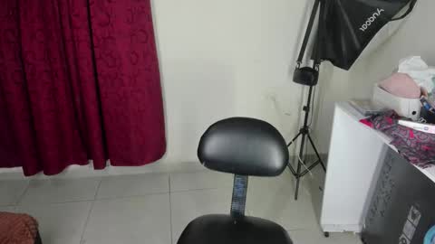 Snapshot of elettra_bennet chatting on October 2025 12:03:01 AM elettra_bennet online show from October 2025 12:03:01 AM