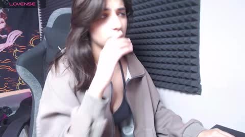 Snapshot of elfy_rare chatting on November 2025 07:43:01 PM Elfy online show from November 2025 07:43:01 PM