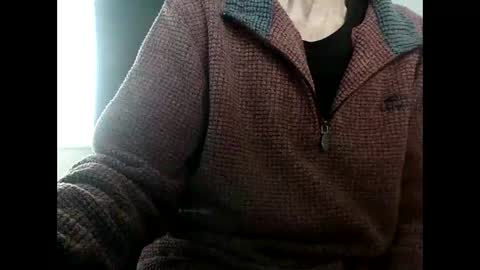 Snapshot of elfyonee chatting on December 2024 10:03:01 AM elfyonee online show from December 2024 10:03:01 AM