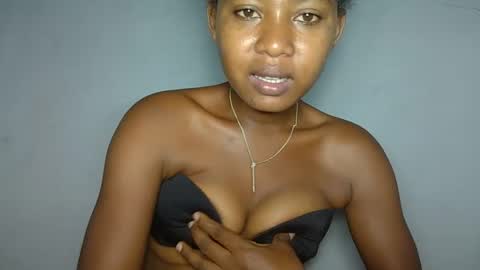 Snapshot of elia011 chatting on January 2025 06:01:02 PM elia011 online show from January 2025 06:01:02 PM