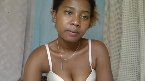 Snapshot of elia011 chatting on February 2025 07:44:02 AM elia011 online show from February 2025 07:44:02 AM