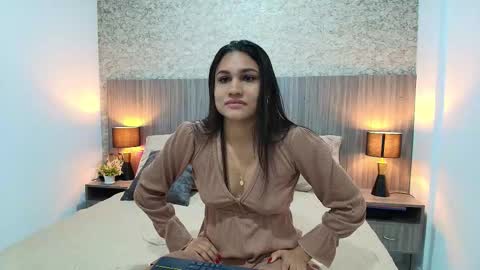 Snapshot of elia_russell chatting on November 2025 03:56:02 PM Elia Russell online show from November 2025 03:56:02 PM