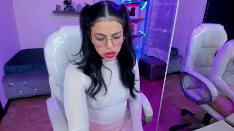 Snapshot of eliie_ruizz chatting on February 2025 04:35:01 AM Eliie online show from February 2025 04:35:01 AM