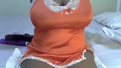 Snapshot of elisa044 chatting on February 2025 02:26:01 AM lisathegoddess online show from February 2025 02:26:01 AM