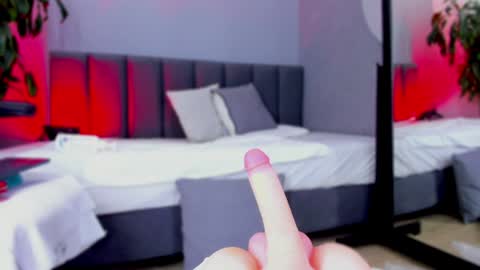 Elisa online show from January 2025 12:49:01 AM