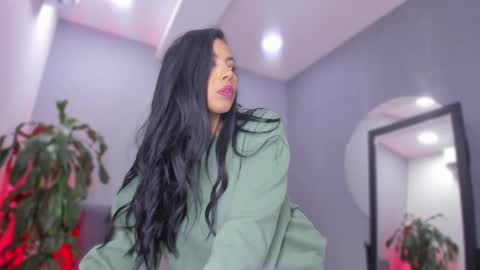 Elisa online show from February 2025 02:09:02 AM