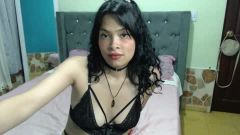 Snapshot of elisa_diaz_14 chatting on January 2025 04:37:02 AM Elisa Diaz online show from January 2025 04:37:02 AM