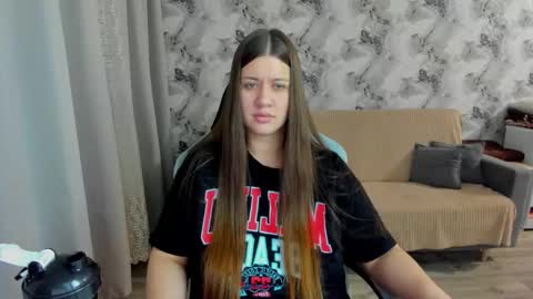 Snapshot of elisa_kollin chatting on October 2025 12:24:02 PM Aletta Oushen online show from October 2025 12:24:02 PM