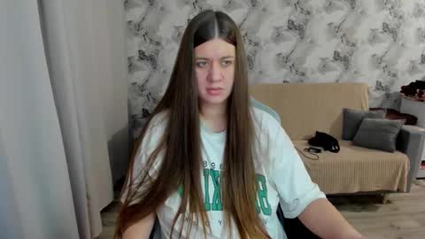 Snapshot of elisa_kollin chatting on October 2025 11:31:02 AM Aletta Oushen online show from October 2025 11:31:02 AM