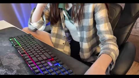 Elisa North online show from January 2025 07:43:01 AM