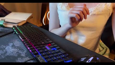 Elisa North online show from January 2025 05:24:02 PM