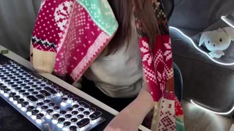 Elisa North online show from February 2025 05:21:02 AM