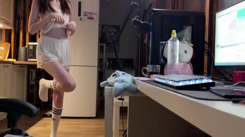 Elisa North online show from February 2025 05:29:02 AM