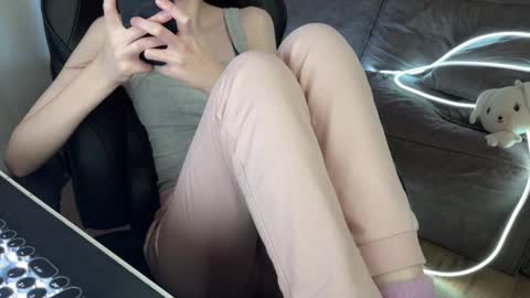 Elisa North online show from February 2025 01:46:02 PM