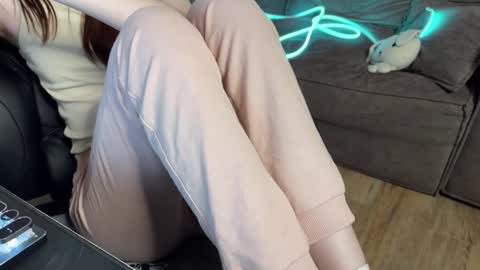 Elisa North online show from March 2025 04:28:02 PM