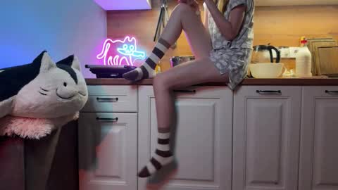 Elisa North online show from September 2025 04:07:01 PM