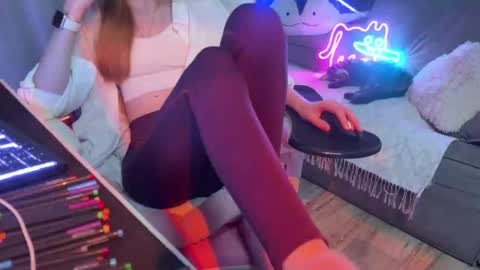 Elisa North online show from September 2025 05:28:01 PM